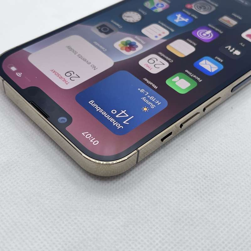 iPhone 13 Pro Max 512GB Gold (12 Month Warranty) + Cover And Screen Protector Bundle Value: R400