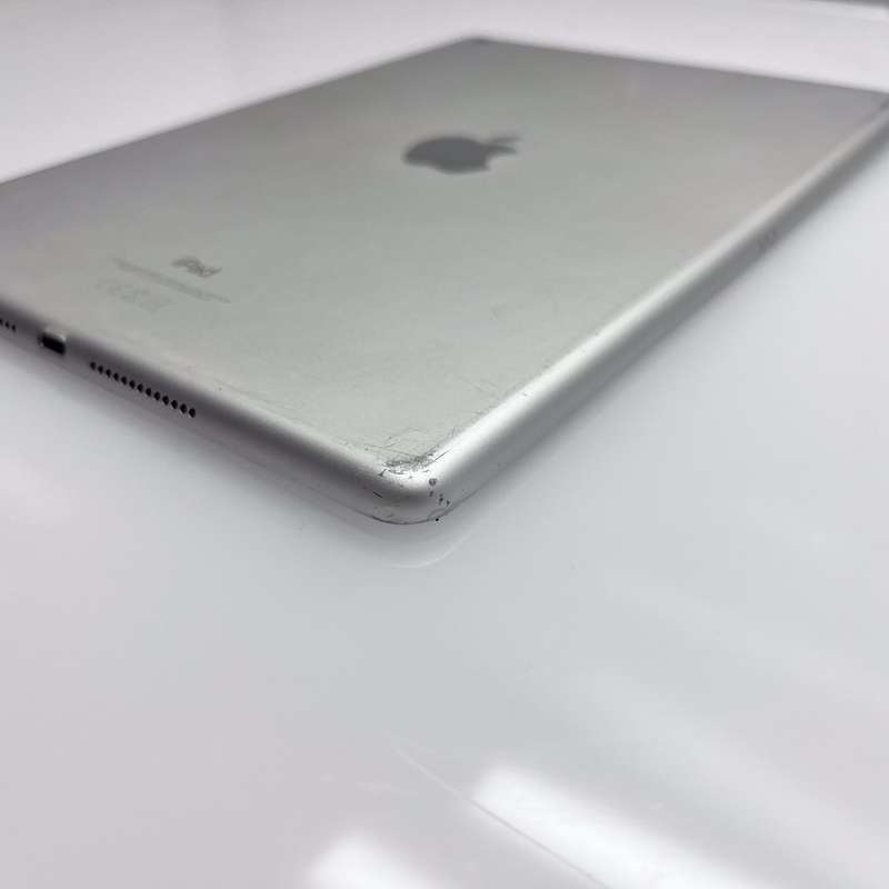 iPad 10.2" 7th Gen 32GB (Wifi Only) No Touch ID| Bent Casing| LCD Damage Silver