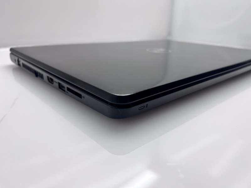Dell Inspiron 15 "Core i7" 8GB DDR2 RAM 512GB SSD Black
