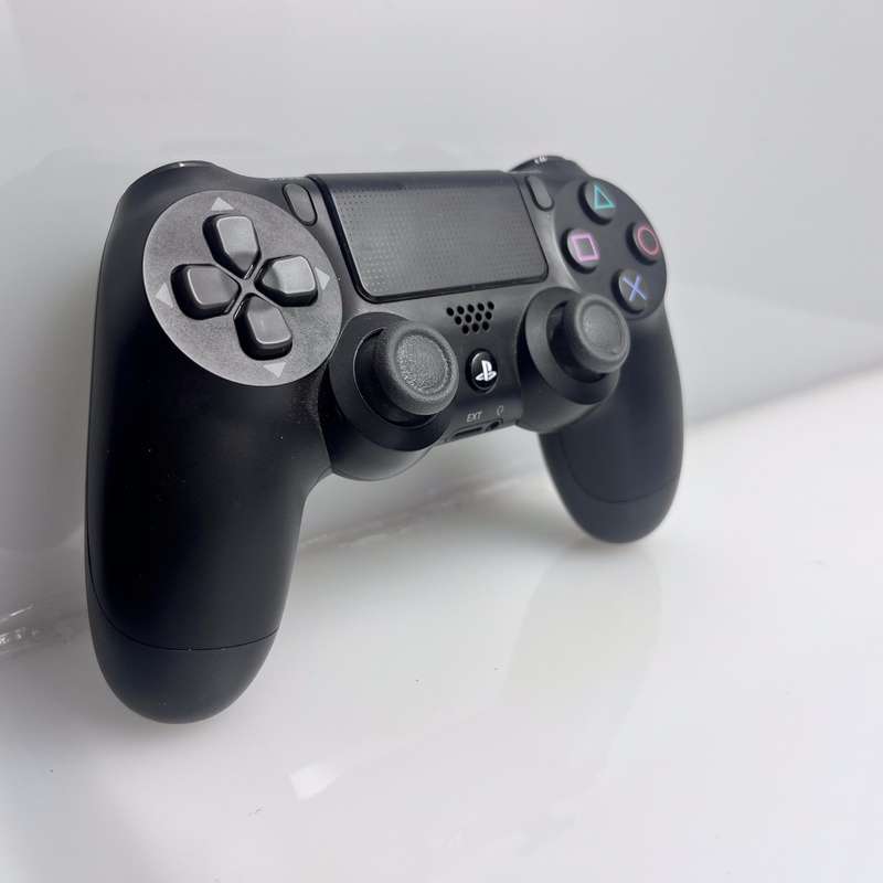Playstation 4 1TB SSD Black + HDMI Cable + Charger + 1 Controller