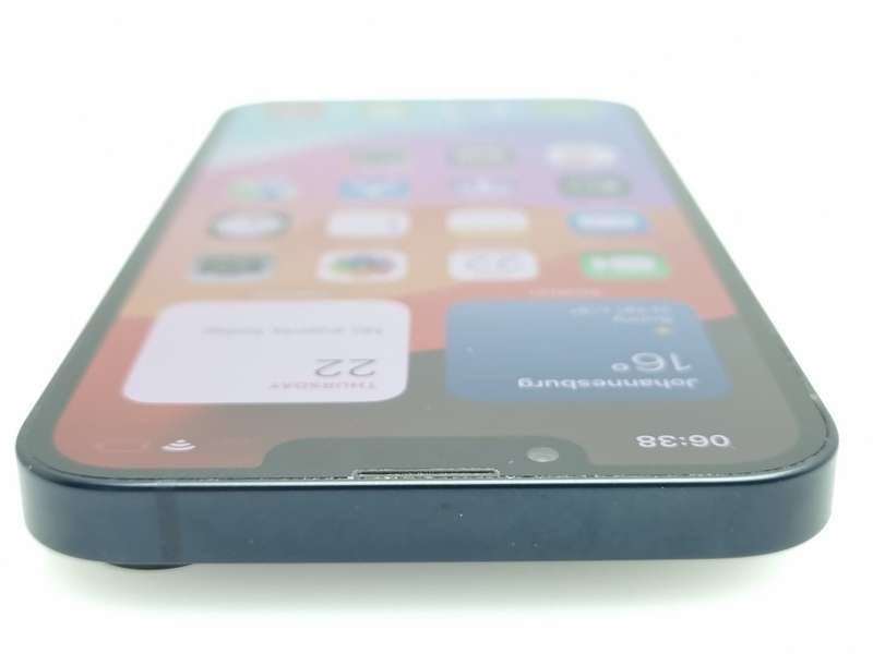 iPhone 13 128GB Midnight (6 Month Warranty) + Screen Protector Bundle Value: R200