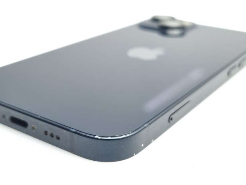 iPhone 13 128GB Midnight (6 Month Warranty) + Screen Protector Bundle Value: R200