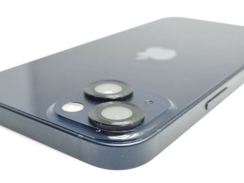 iPhone 13 128GB Midnight (6 Month Warranty) + Screen Protector Bundle Value: R200