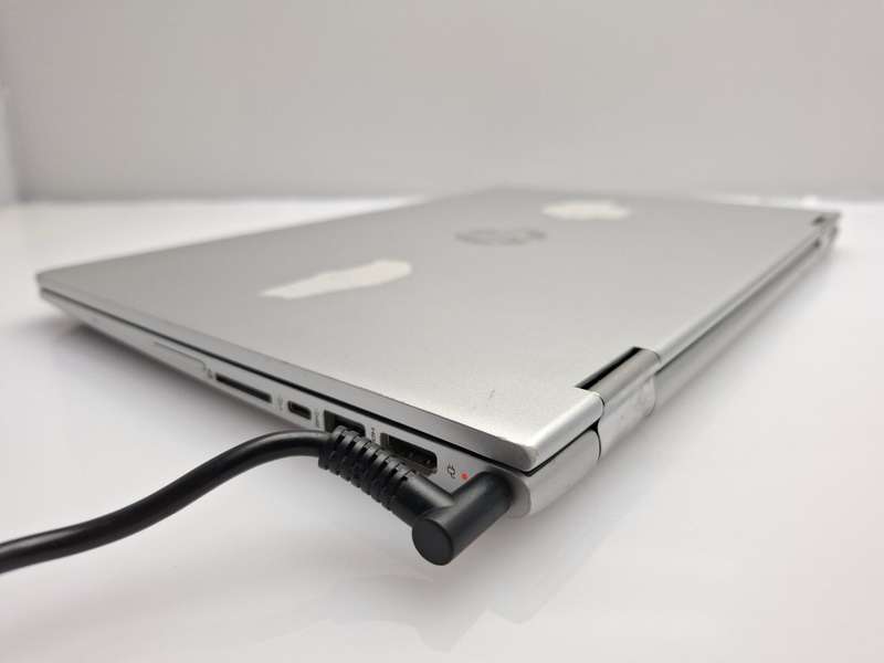 HP Pavilion x360 Convertible 14-cd0002ni "Core i5" 2.5GHz 8GB RAM 512GB SSD | Cracked Screen + No...