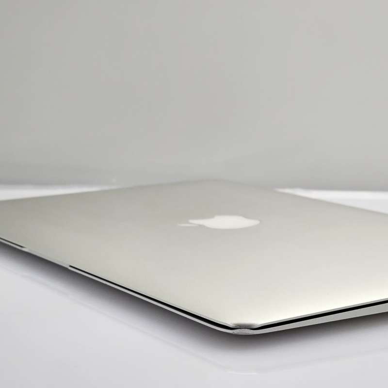 MacBook Air Core i5 13-Inch 1.8GHz (2017) 8GB RAM 128GB SSD Faulty Battery Silver