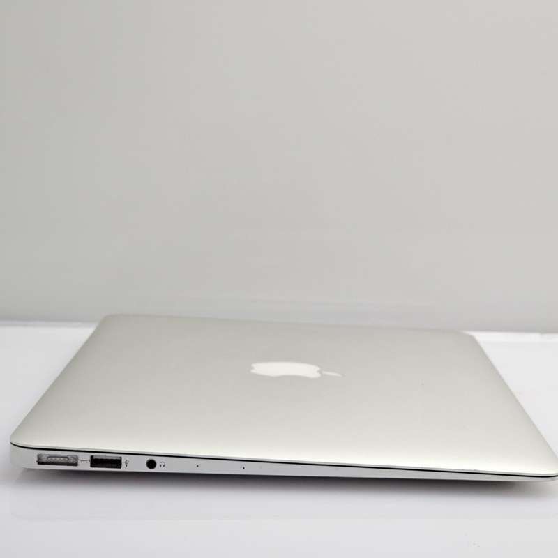 MacBook Air Core i5 13-Inch 1.8GHz (2017) 8GB RAM 128GB SSD Faulty Battery Silver