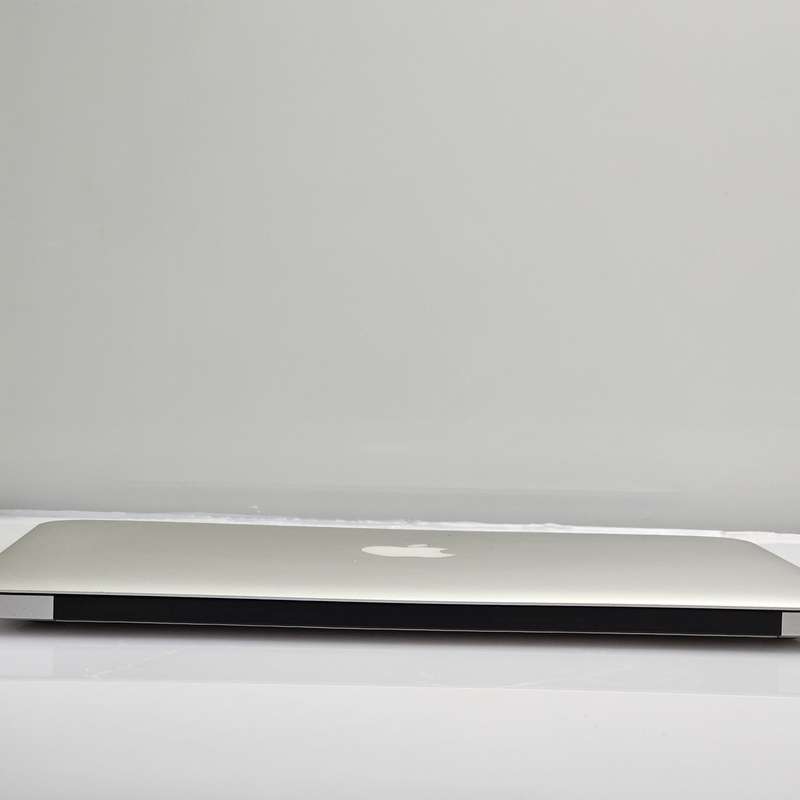 MacBook Air Core i5 13-Inch 1.8GHz (2017) 8GB RAM 128GB SSD Faulty Battery Silver