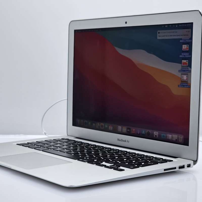 MacBook Air Core i5 13-Inch 1.8GHz (2017) 8GB RAM 128GB SSD Faulty Battery Silver