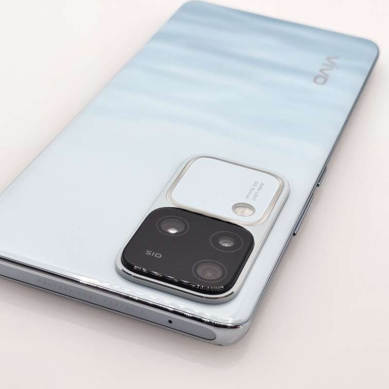Vivo V30 512GB Dual Sim Minor LCD Burn Aqua (6 Month Warranty)