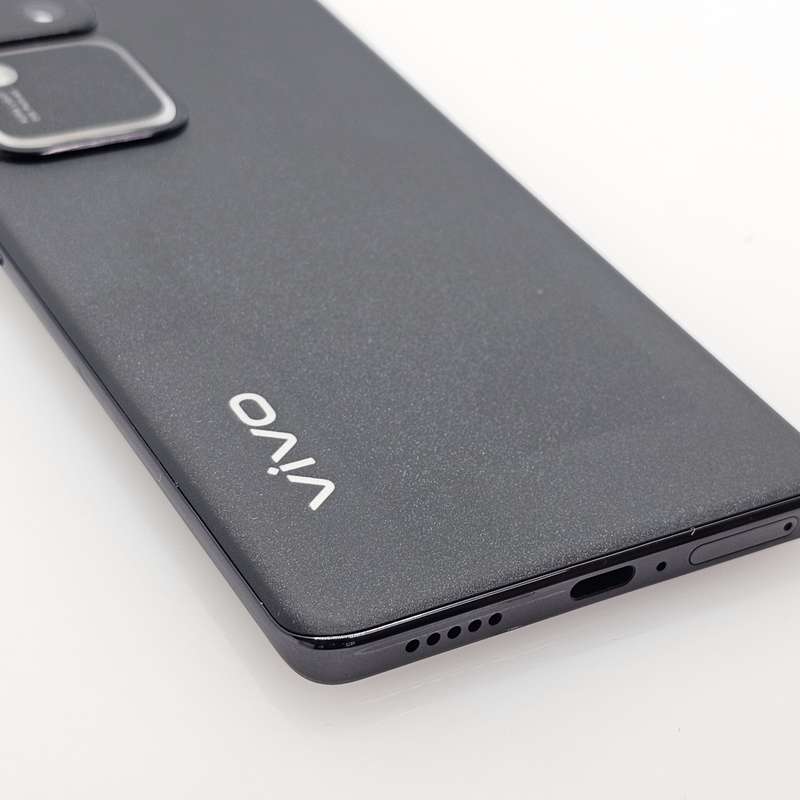 Vivo V30 512GB Dual Sim LCD Burn Black (6 Month Warranty)