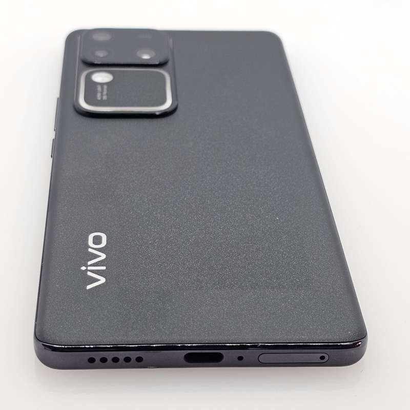 Vivo V30 512GB Dual Sim LCD Burn Black (6 Month Warranty)