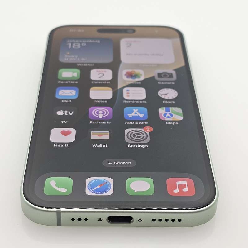 iPhone 15 128GB Green (12 Month Warranty) + Screen Protector Bundle Value: R200