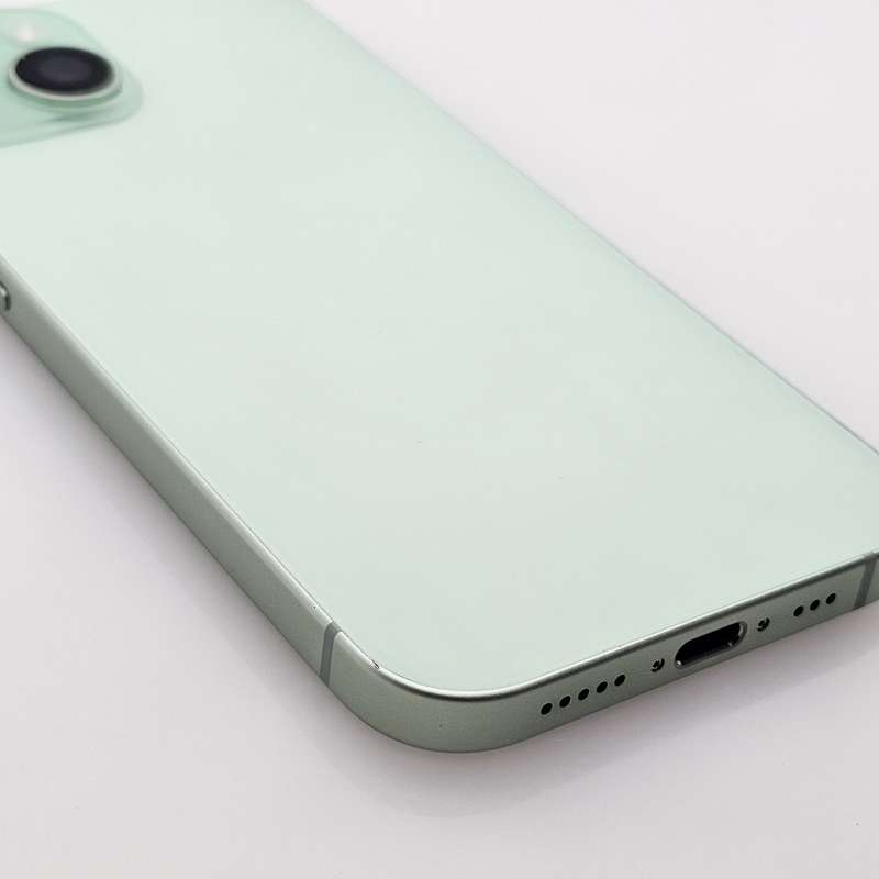 iPhone 15 128GB Green (12 Month Warranty) + Screen Protector Bundle Value: R200