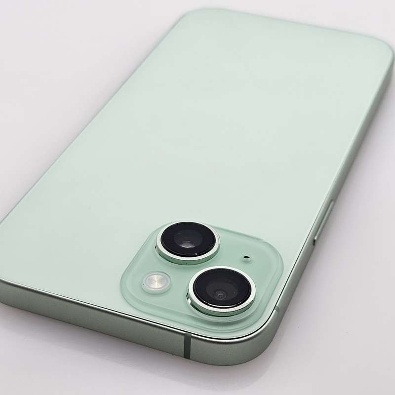 iPhone 15 128GB Green (12 Month Warranty) + Screen Protector Bundle Value: R200