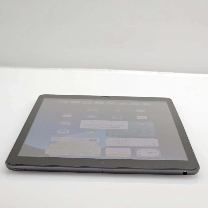 iPad 10.2" 8th Gen 32GB (Wifi Only) No Touch ID And Bent Casing Space Gray