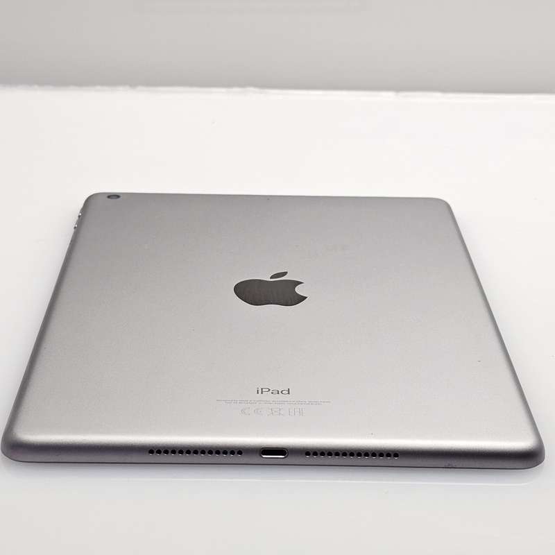 iPad 9.7" 6th Gen 32GB (WiFi Only) Cracked Screen Space Gray