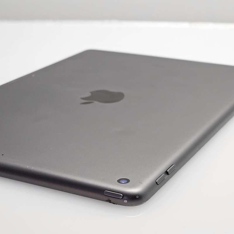 iPad 10.2" 7th Gen 32GB (Wifi Only) No Touch ID And Bright Spots Space Gray
