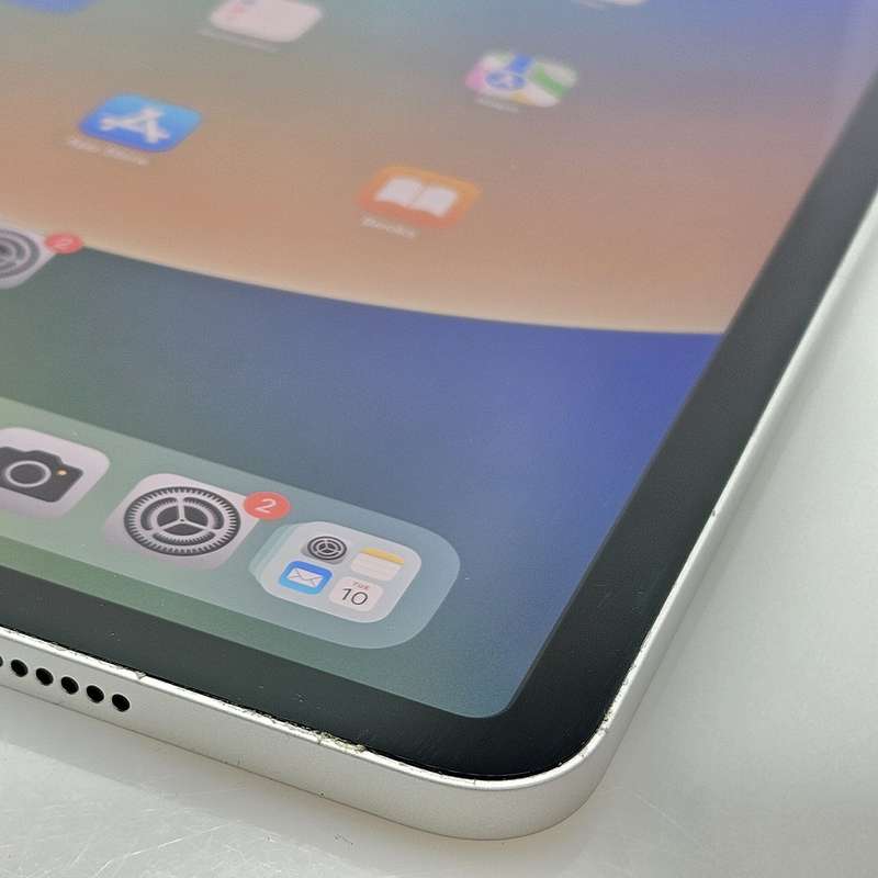 iPad Pro 12.9 5th Gen 256GB (WiFi Only) No Face ID And Bright Spots Silver (6 Month Warranty)
