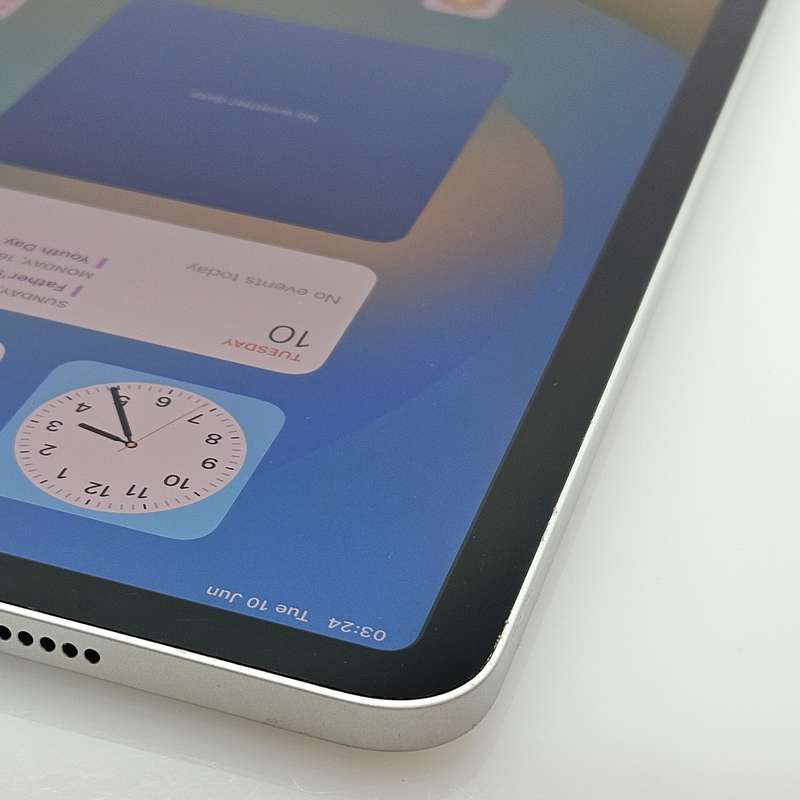 iPad Pro 12.9 5th Gen 256GB (WiFi Only) No Face ID And Bright Spots Silver (6 Month Warranty)