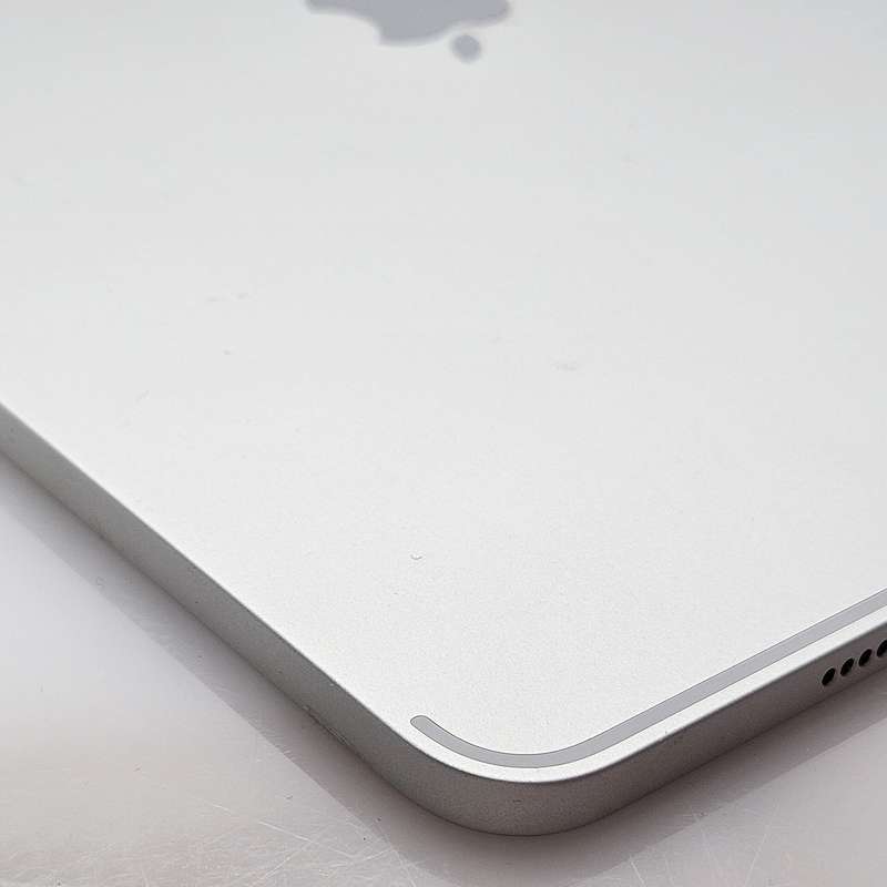 iPad Pro 12.9 5th Gen 256GB (WiFi Only) No Face ID And Bright Spots Silver (6 Month Warranty)