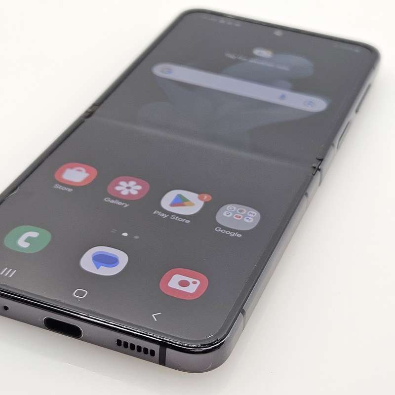Samsung Galaxy Z Flip 4 256GB Graphite (6 Month Warranty)