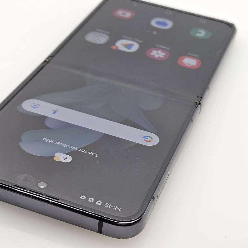 Samsung Galaxy Z Flip 4 256GB Graphite (6 Month Warranty)