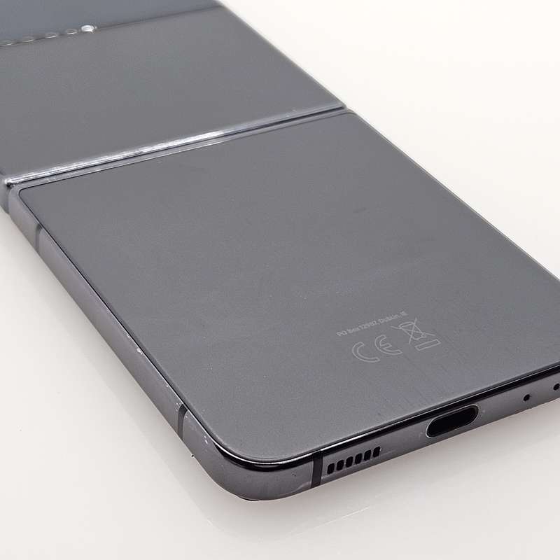 Samsung Galaxy Z Flip 4 256GB Graphite (6 Month Warranty)
