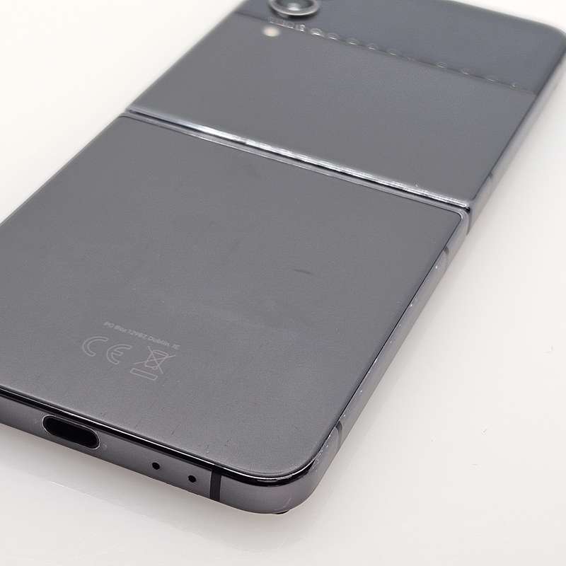 Samsung Galaxy Z Flip 4 256GB Graphite (6 Month Warranty)