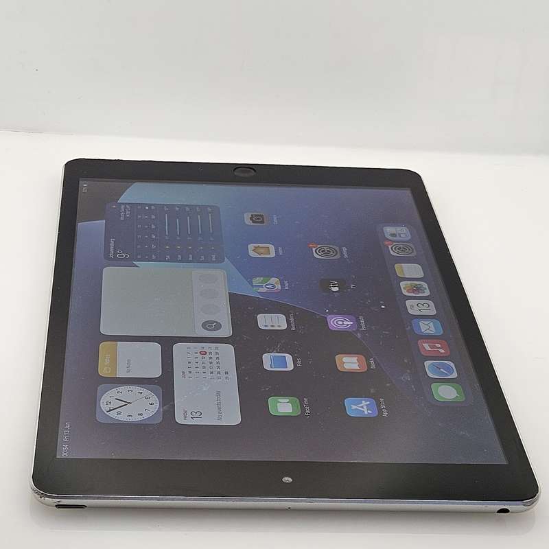 iPad 10.2" 8th Gen (WiFi Only) 32GB No Touch ID And LCD Markings Silver
