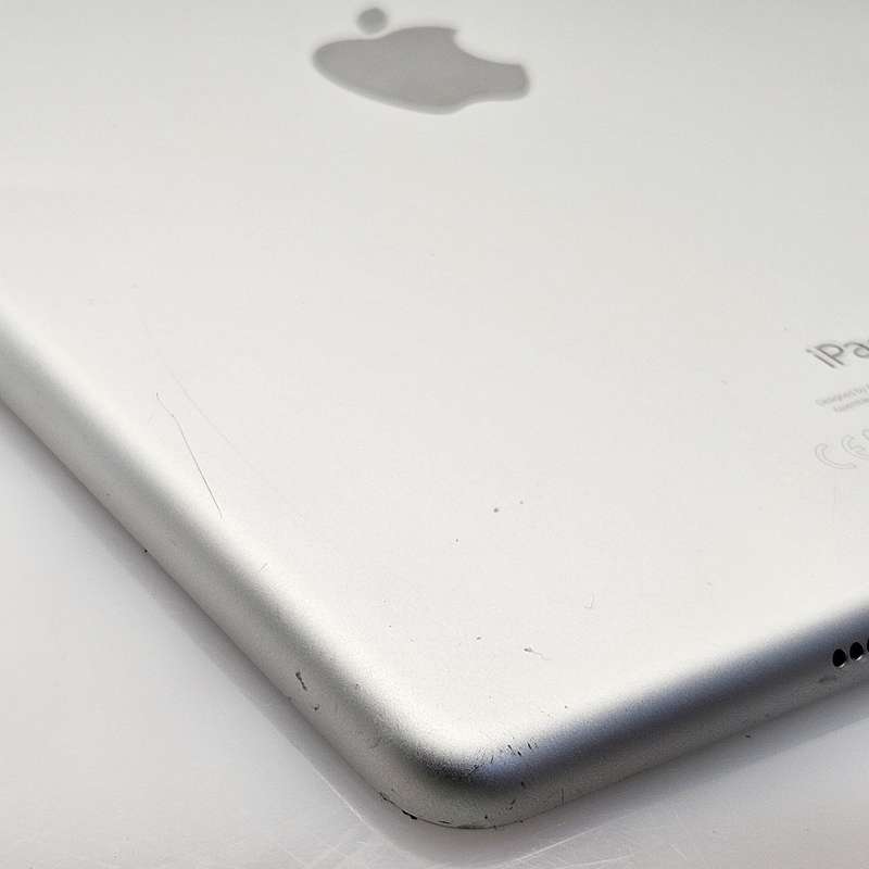 iPad 10.2" 8th Gen (WiFi Only) 32GB No Touch ID And LCD Markings Silver