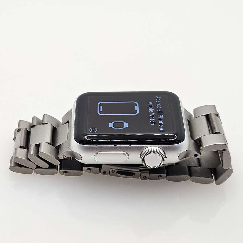 Apple Watch Series 3 38mm GPS Only Silver - With Steel Straps