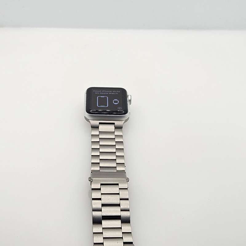 Apple Watch Series 3 38mm GPS Only Silver - With Steel Straps