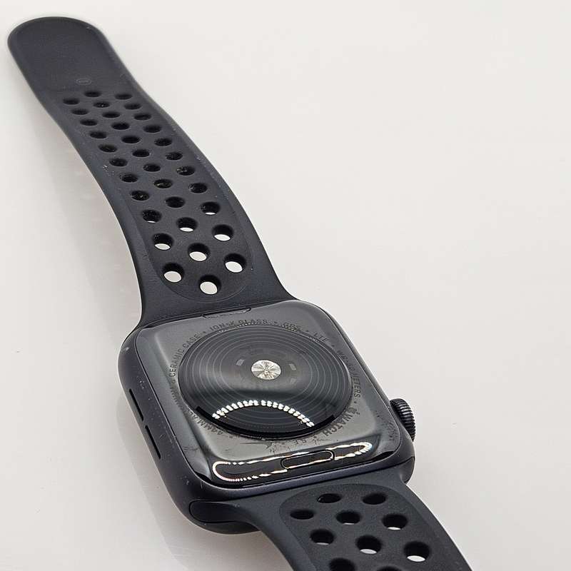Apple Watch Series SE Nike 44mm LTE Space Gray (3 Month Warranty)