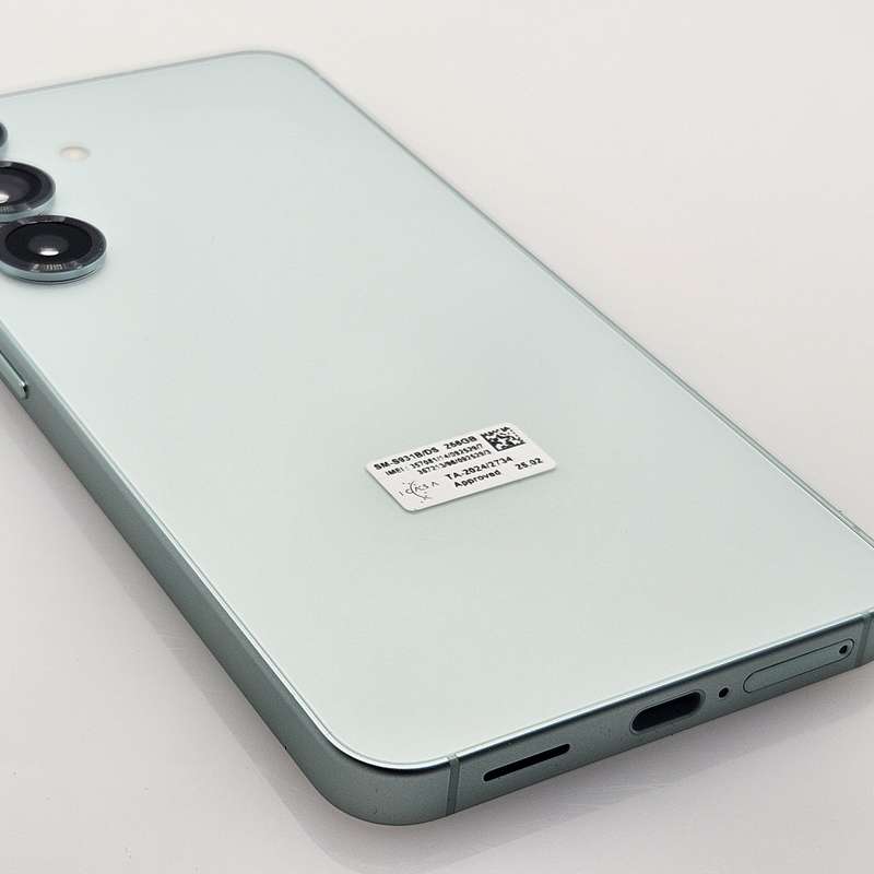 Samsung Galaxy S25 256GB Dual Sim Mint Green (12 Month Warranty)  Mint Condition