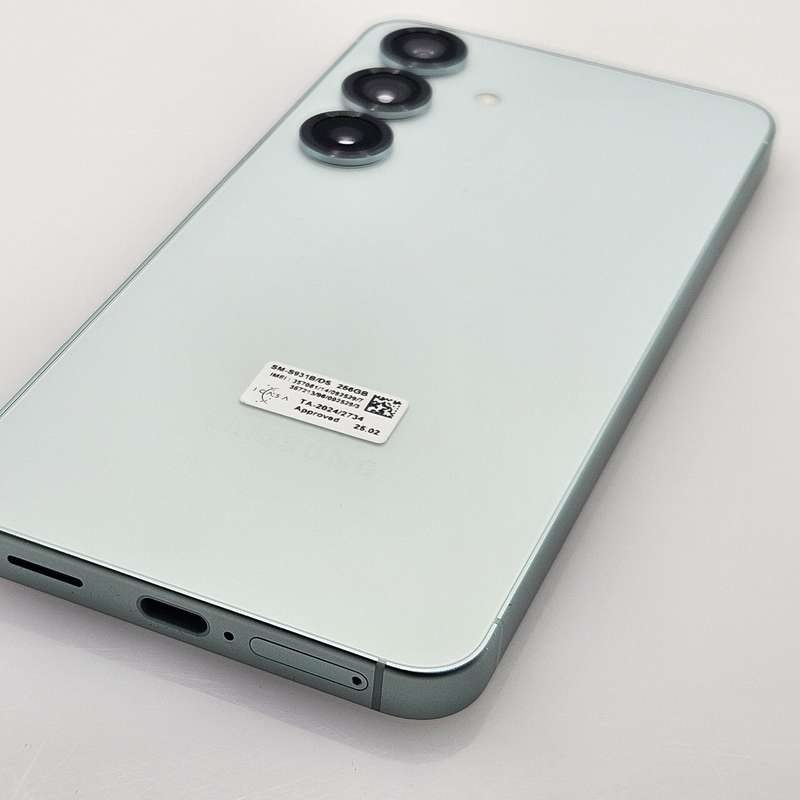 Samsung Galaxy S25 256GB Dual Sim Mint Green (12 Month Warranty)  Mint Condition
