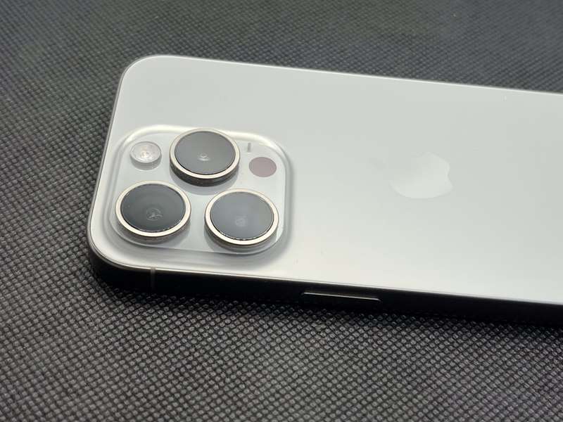 Apple iPhone 15 Pro 128GB Natural Titanium (12 Month Warranty)