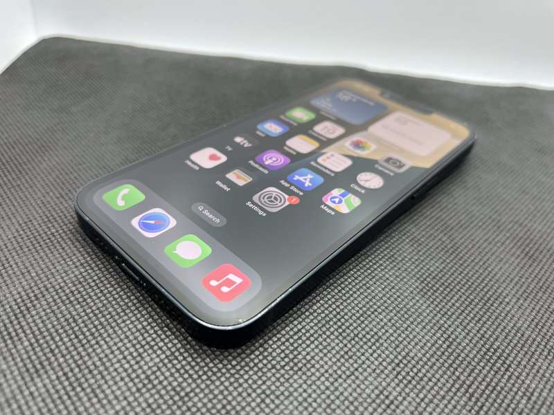 Apple iPhone 13 256GB Midnight (6 Month Warranty)