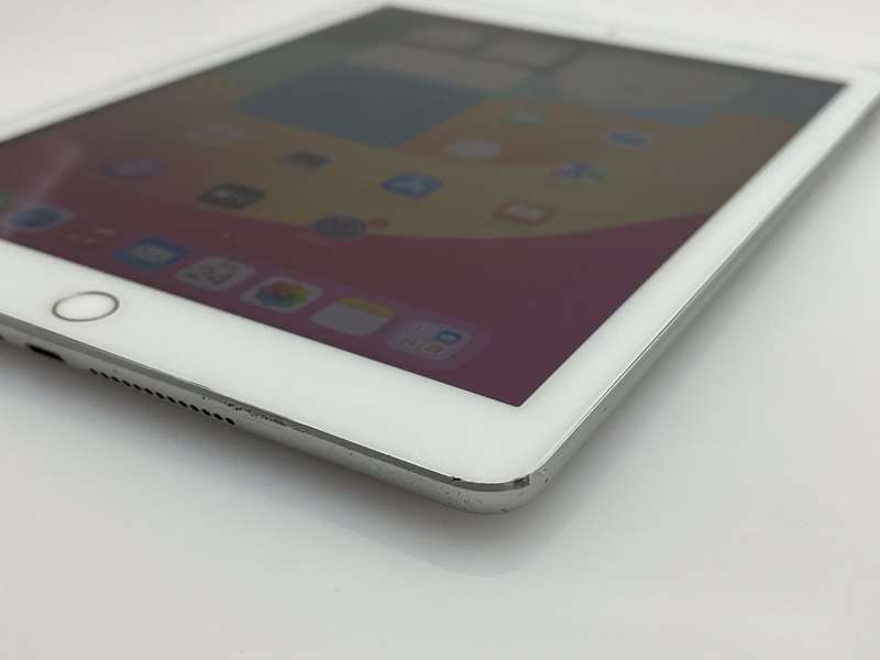 Apple iPad 9.7 6th Gen 128GB (WiFi Only) No Touch ID Silver (3 Month Warranty)