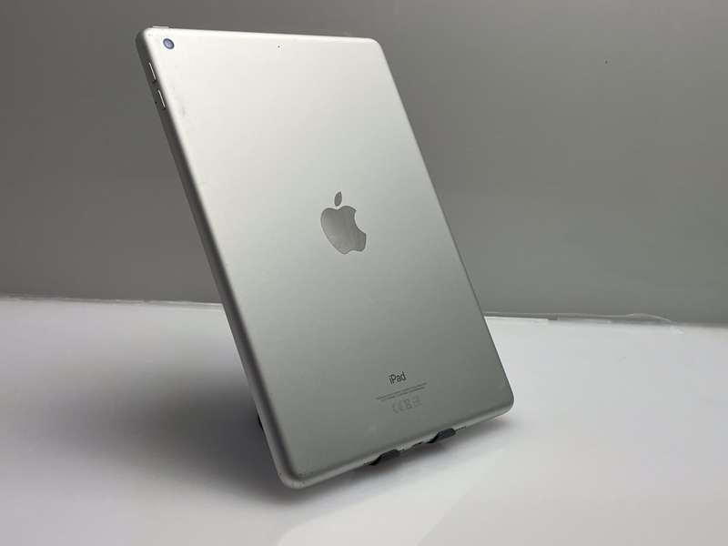 Apple iPad 9.7 6th Gen 128GB (WiFi Only) No Touch ID Silver (3 Month Warranty)