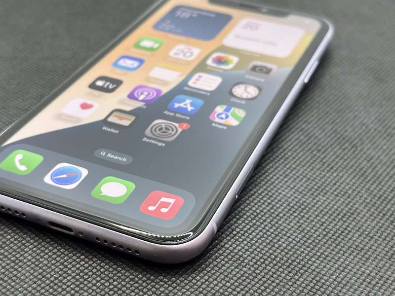 Apple iPhone 11 256GB Purple (6 Month Warranty) - Minor Bright Spots