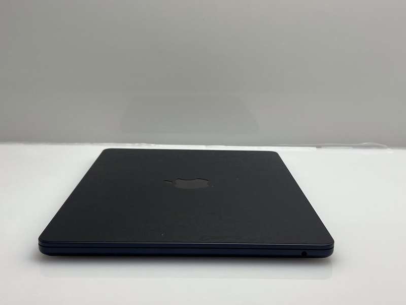 MacBook Air 13-Inch M2 8 CPU/8 GPU (2022) 8GB RAM 256GB SSD Midnight (12 Month Warranty)