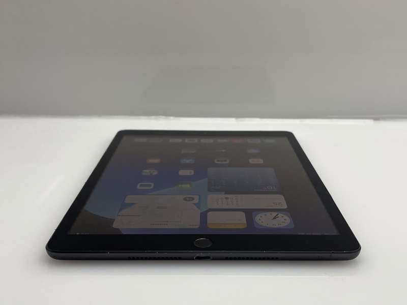 iPad 10.2 9th Gen 256GB (Wifi/Cellular) No Touch ID And Bright Spots Space Gray
