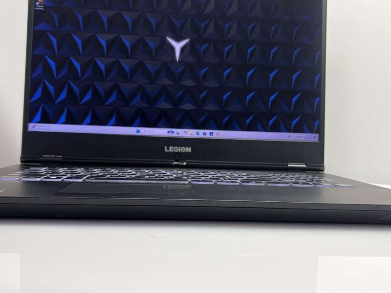 Lenovo Legion Y540-17IRH 9th Gen "Core i7" 2.60GHz 16GB RAM 256GB SSD Black - Damaged Casing