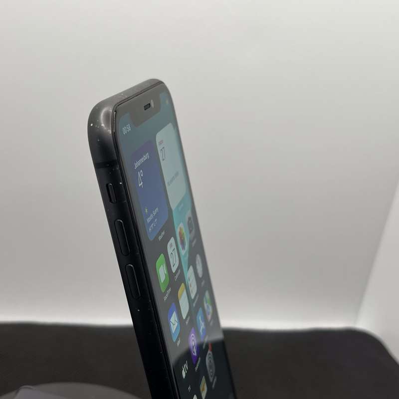 Apple iPhone 11 128GB Black (6 Month Warranty)
