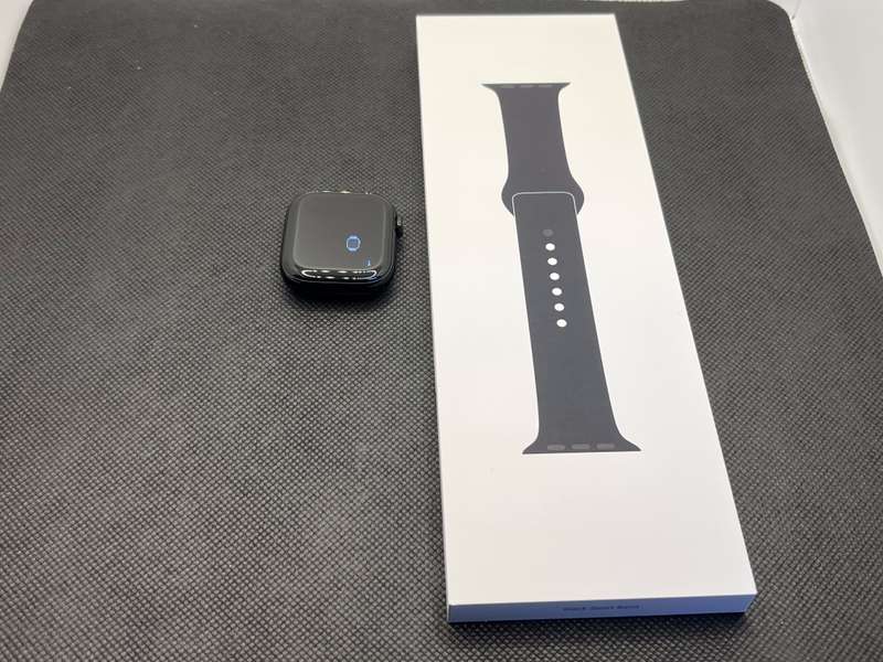 Apple Watch Series 10 42mm LTE Jet Black (6 Month Warranty)  Mint Condition