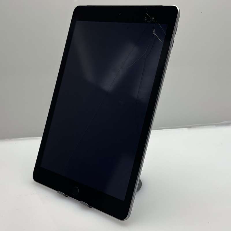 iPad 9.7 5th Gen (WiFi/Cellular) 128GB Space Gray - Cracked Screen