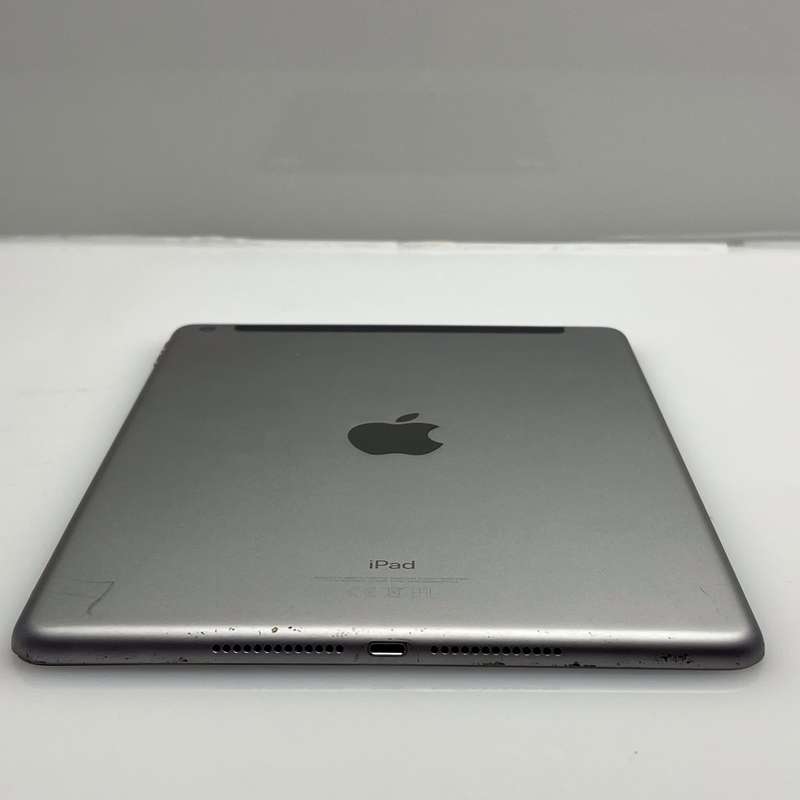 iPad 9.7 5th Gen (WiFi/Cellular) 128GB Space Gray - Cracked Screen