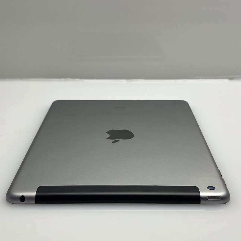 iPad 9.7 5th Gen (WiFi/Cellular) 128GB Space Gray - Cracked Screen