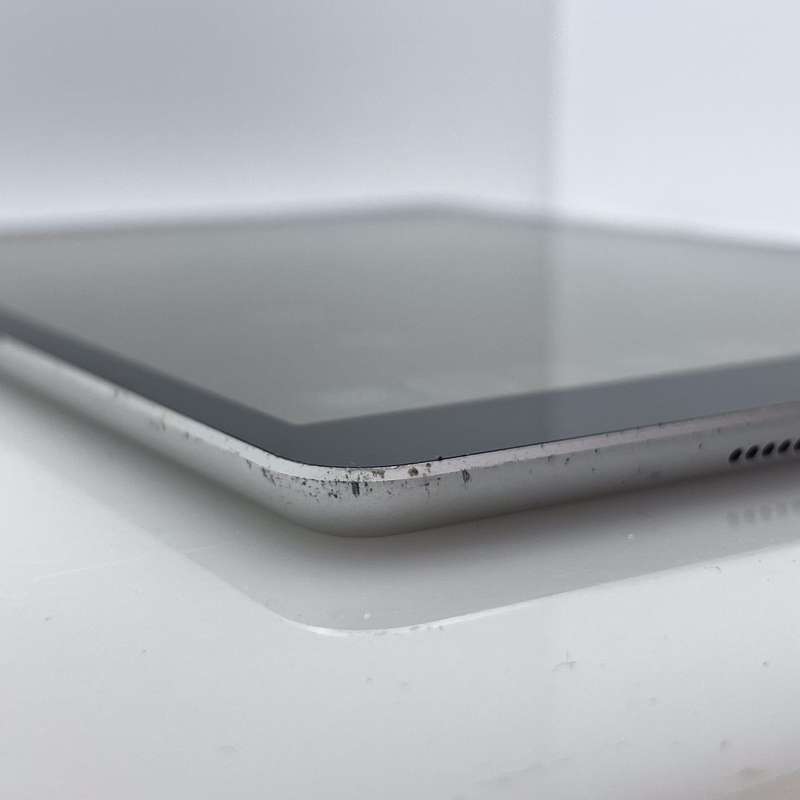 iPad 10.2" 9th Gen 64GB (Wifi Only) No Touch ID| LCD Burn Silver (3 Month Warranty)