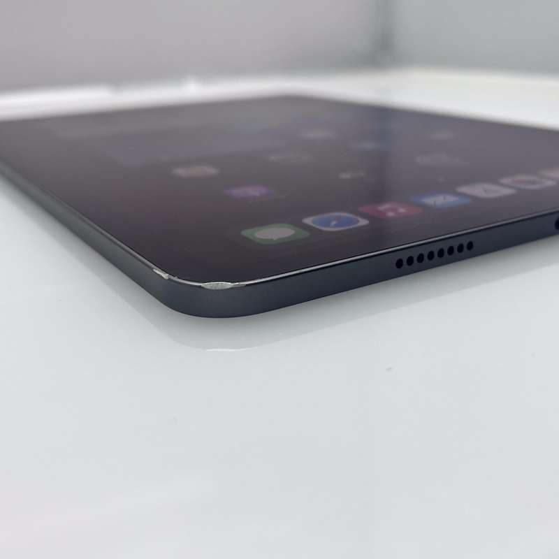 iPad Pro 12.9-Inch 5th Gen 256GB (Wifi Only) Cracked Screen Space Grey